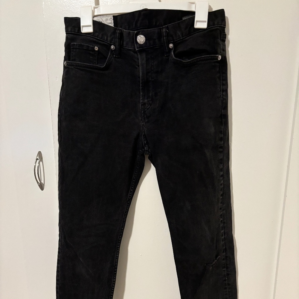H&M Men’s slim fit faded black denim jeans- size 31 x 32